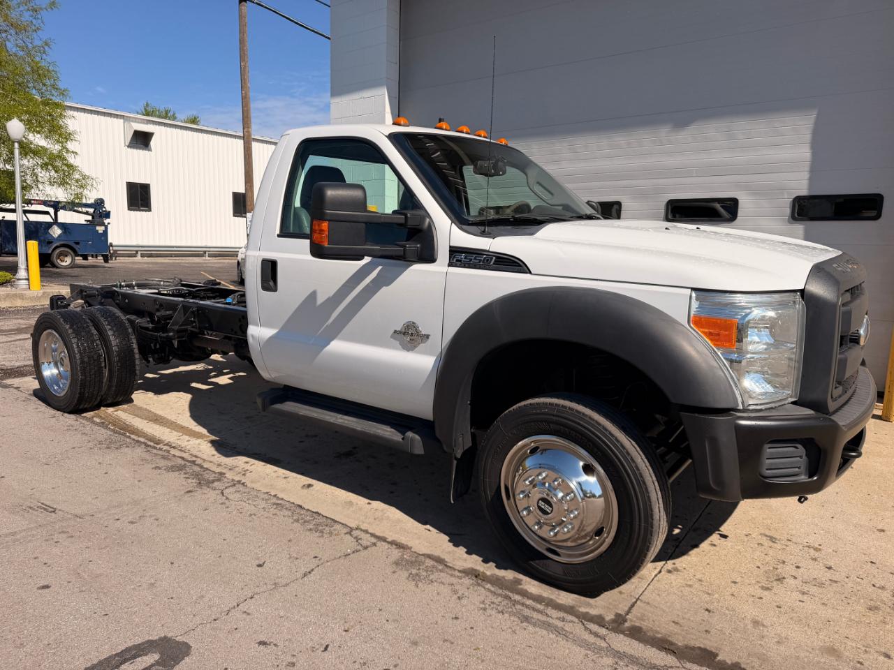 Ford Super Duty F-550 DRW 2WD Reg Cab 165" WB 84" CA XL 2012