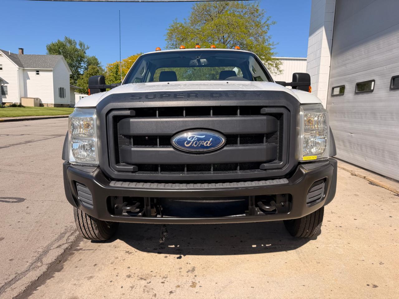 Ford Super Duty F-550 DRW 2WD Reg Cab 165" WB 84" CA XL 2012