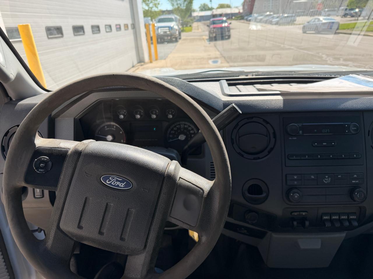 Ford Super Duty F-550 DRW 2WD Reg Cab 165" WB 84" CA XL 2012