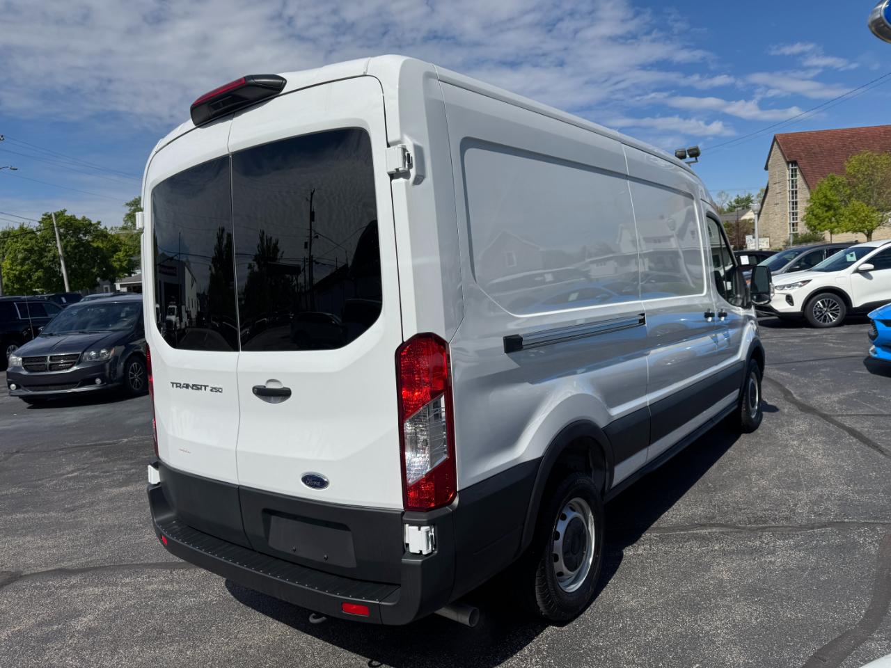 Ford Transit Cargo Van T-250 148" Med Rf 9070 GVWR RWD 2025