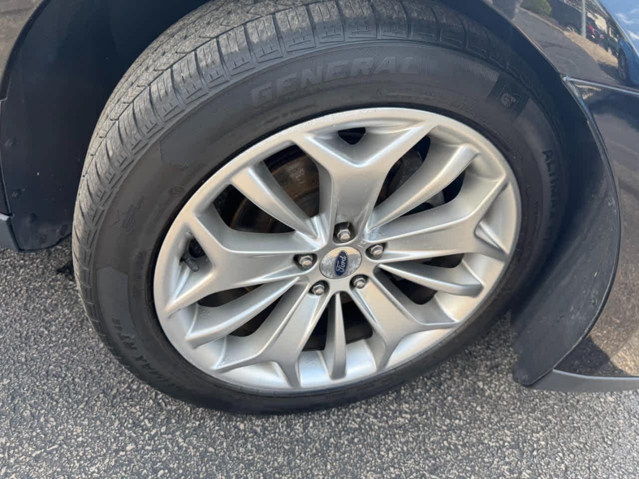 Ford Taurus 4dr Sdn Limited FWD 2016