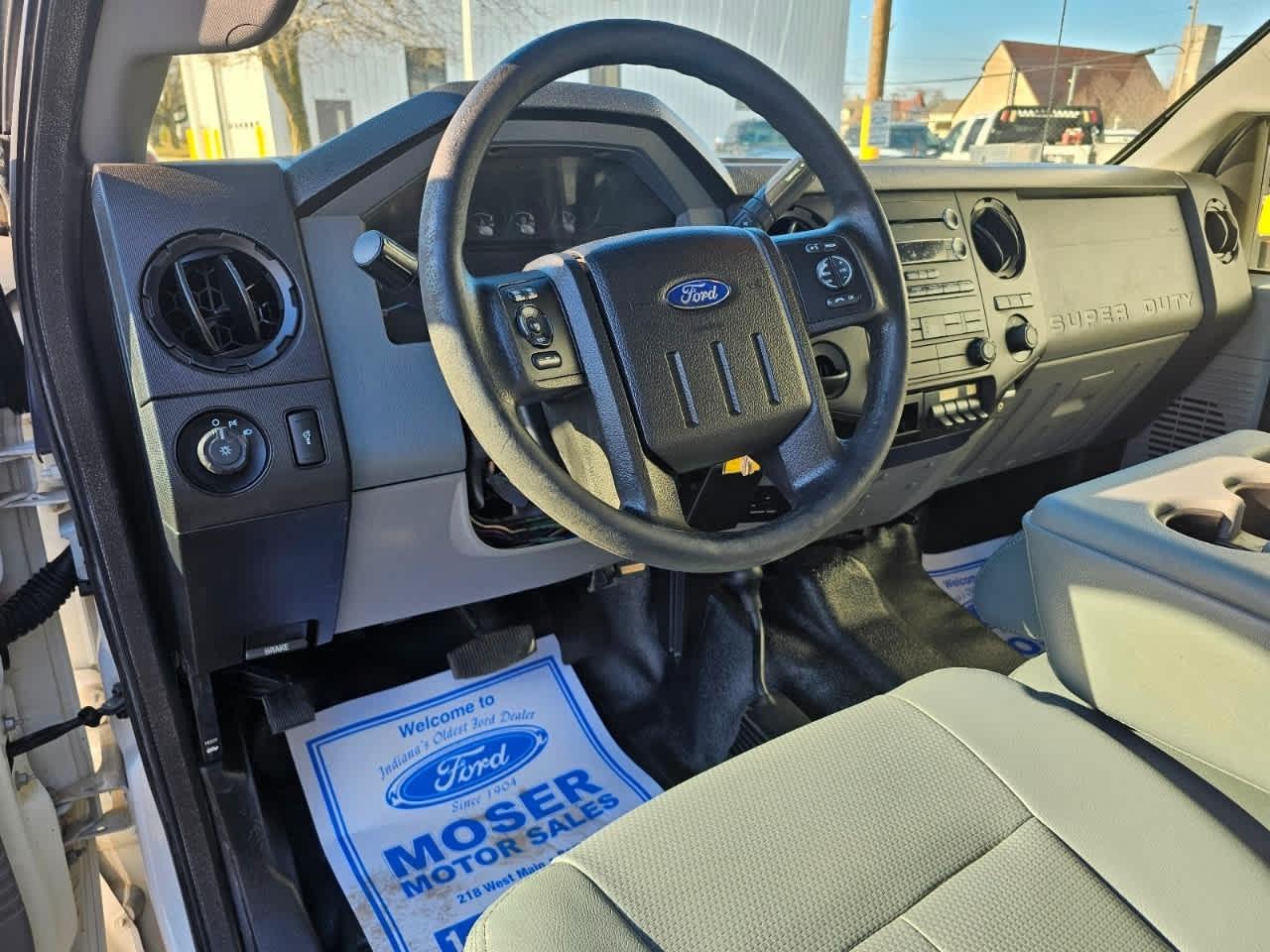 Ford Super Duty F-550 DRW 4WD SuperCab 186" WB 84" CA XLT 2015