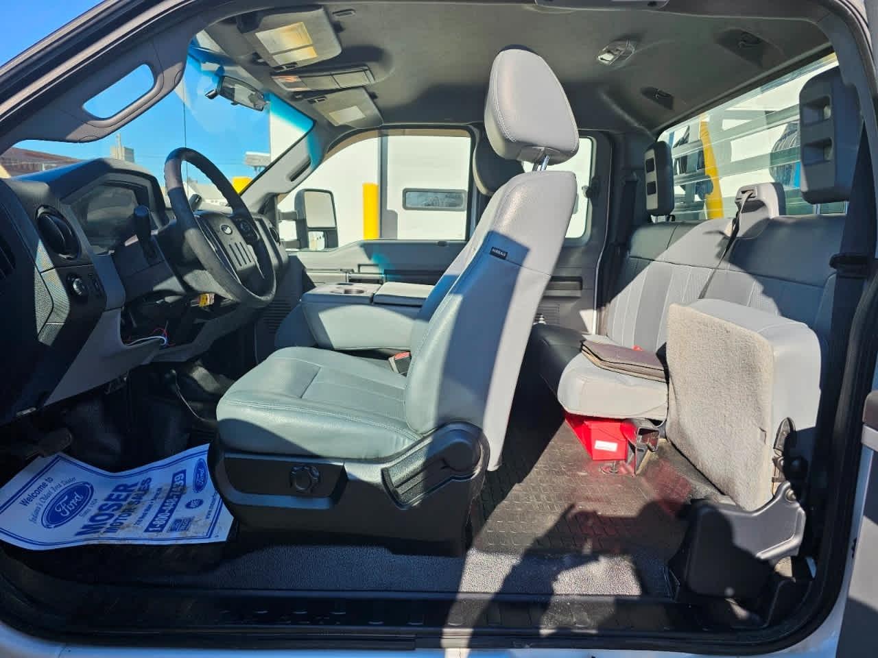 Ford Super Duty F-550 DRW 4WD SuperCab 186" WB 84" CA XLT 2015