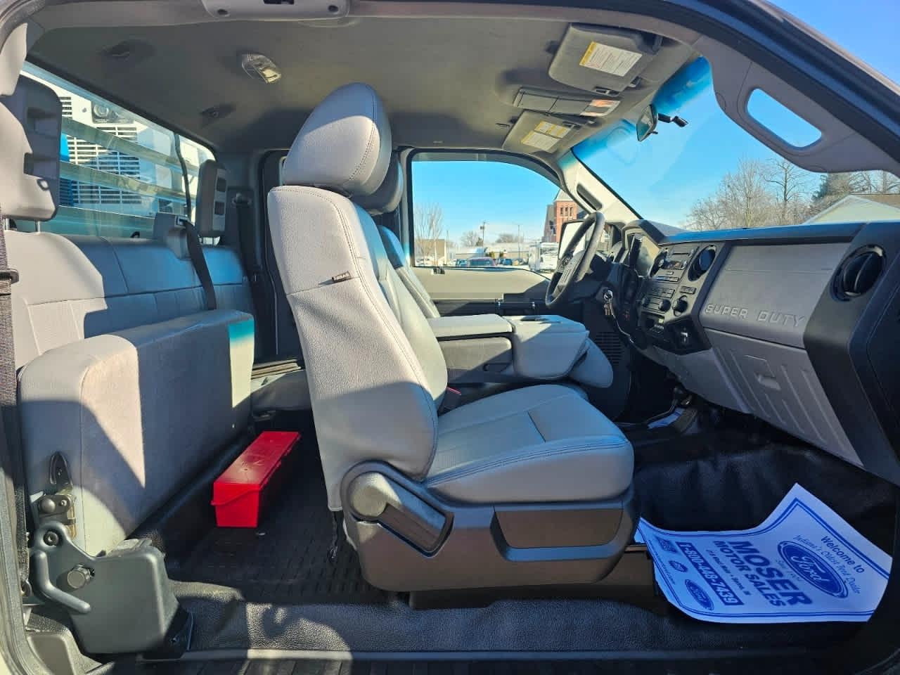 Ford Super Duty F-550 DRW 4WD SuperCab 186" WB 84" CA XLT 2015