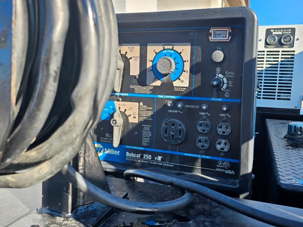 Ford Super Duty F-550 DRW 4WD SuperCab 186" WB 84" CA XLT 2015