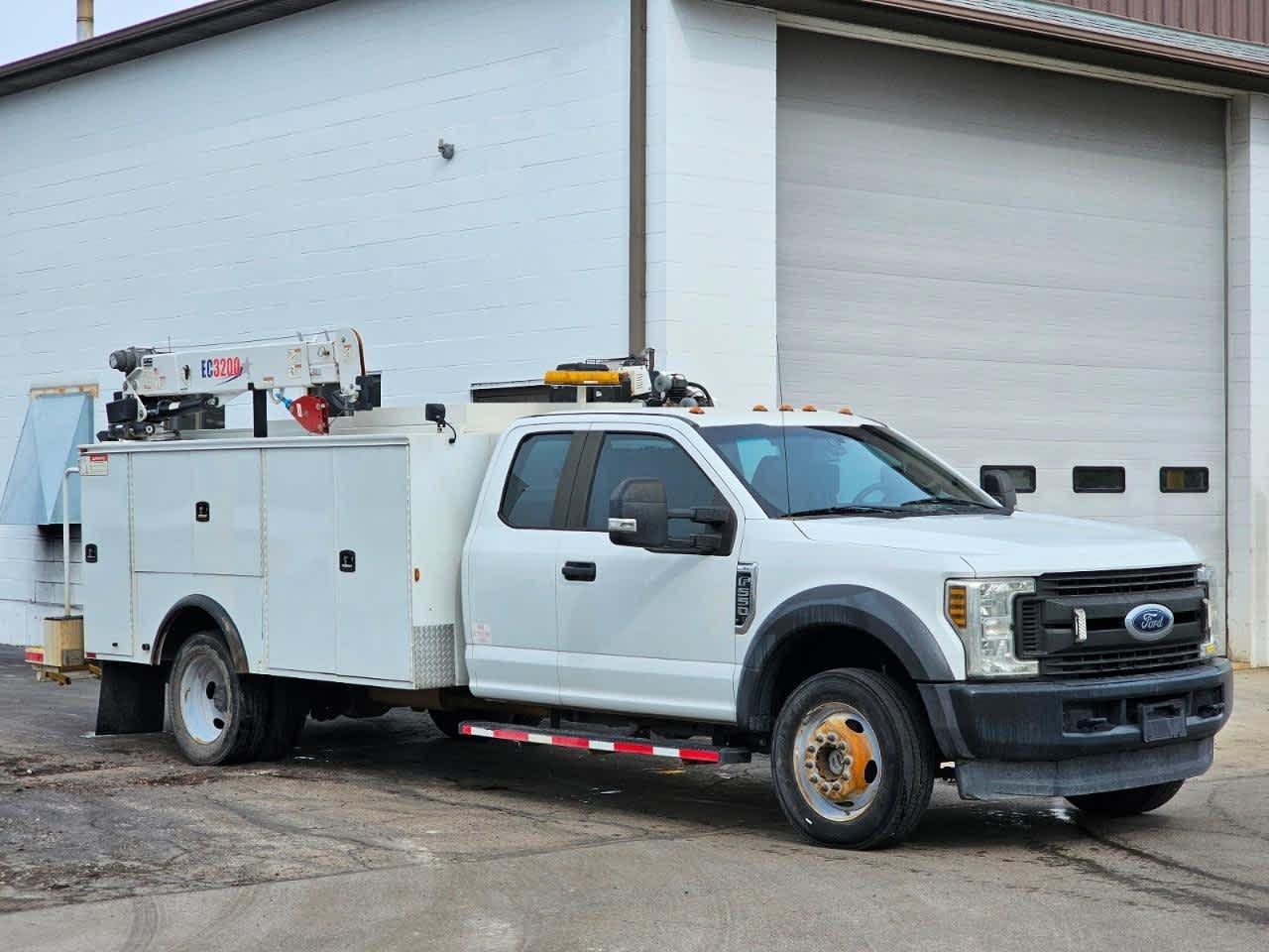 Ford Super Duty F-550 DRW XL 4WD SuperCab 168" WB 60" CA 2019