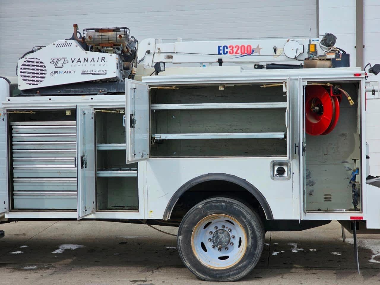 Ford Super Duty F-550 DRW XL 4WD SuperCab 168" WB 60" CA 2019