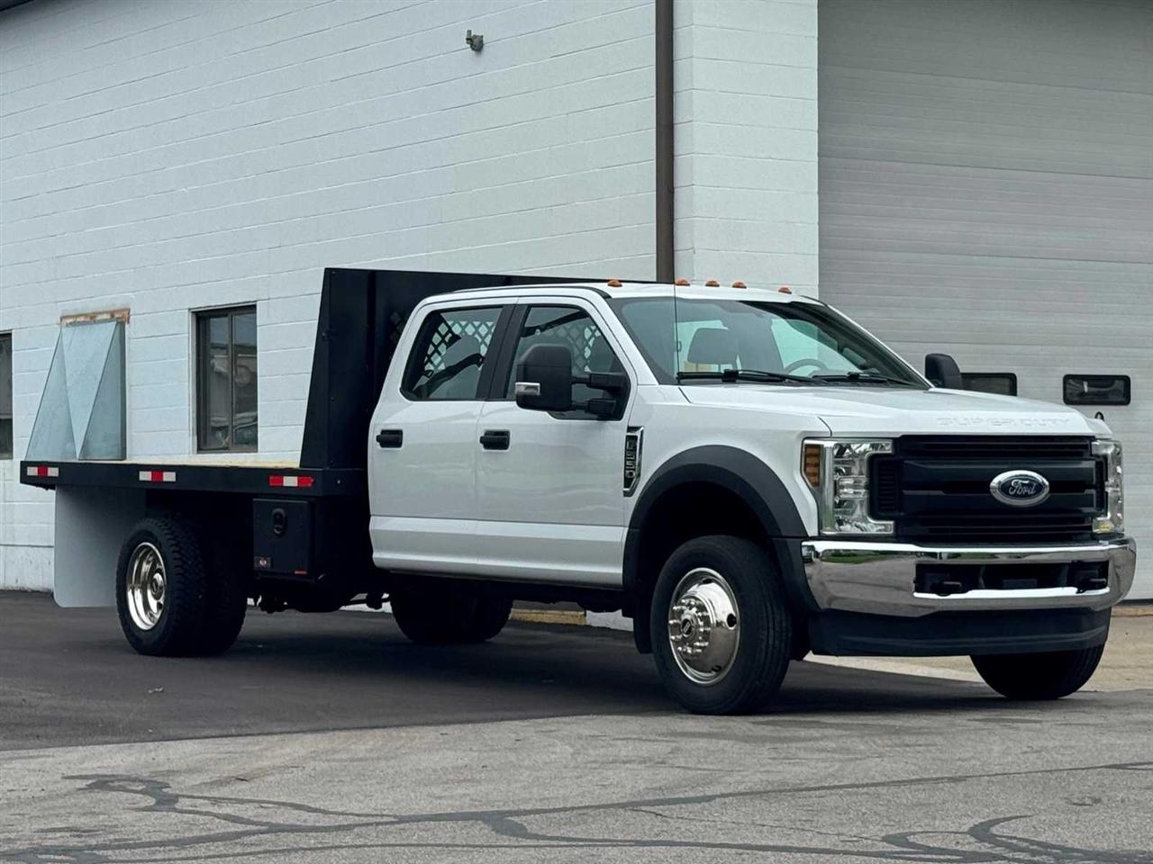 Ford Super Duty F-550 DRW XL 4WD Crew Cab 179" WB 60" CA 2019