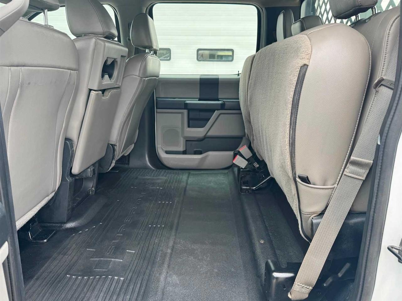 Ford Super Duty F-550 DRW XL 4WD Crew Cab 179" WB 60" CA 2019