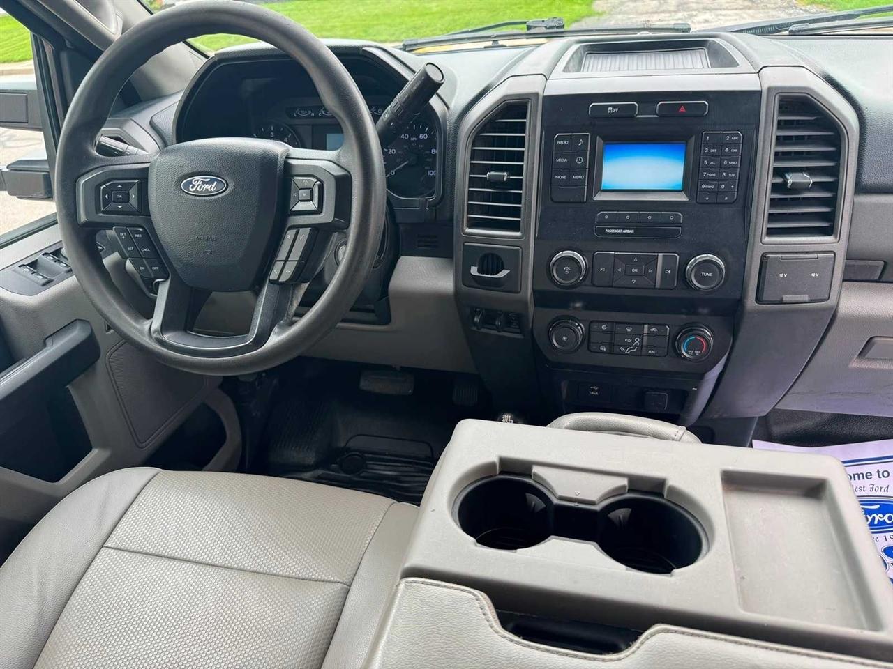 Ford Super Duty F-550 DRW XL 4WD Crew Cab 179" WB 60" CA 2019