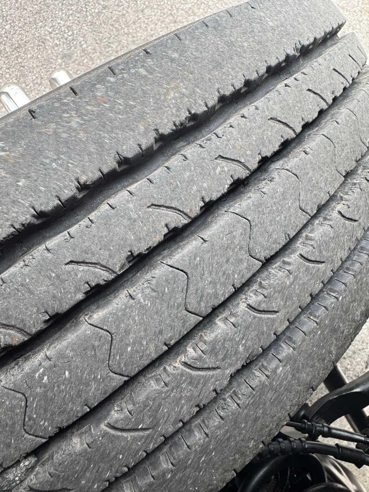 Ford Super Duty F-550 DRW XL 4WD Crew Cab 179" WB 60" CA 2019