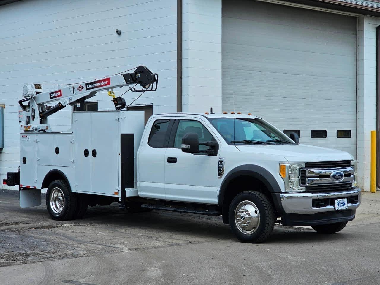 Ford Super Duty F-550 DRW XLT 4WD SuperCab 192" WB 84" CA 2017