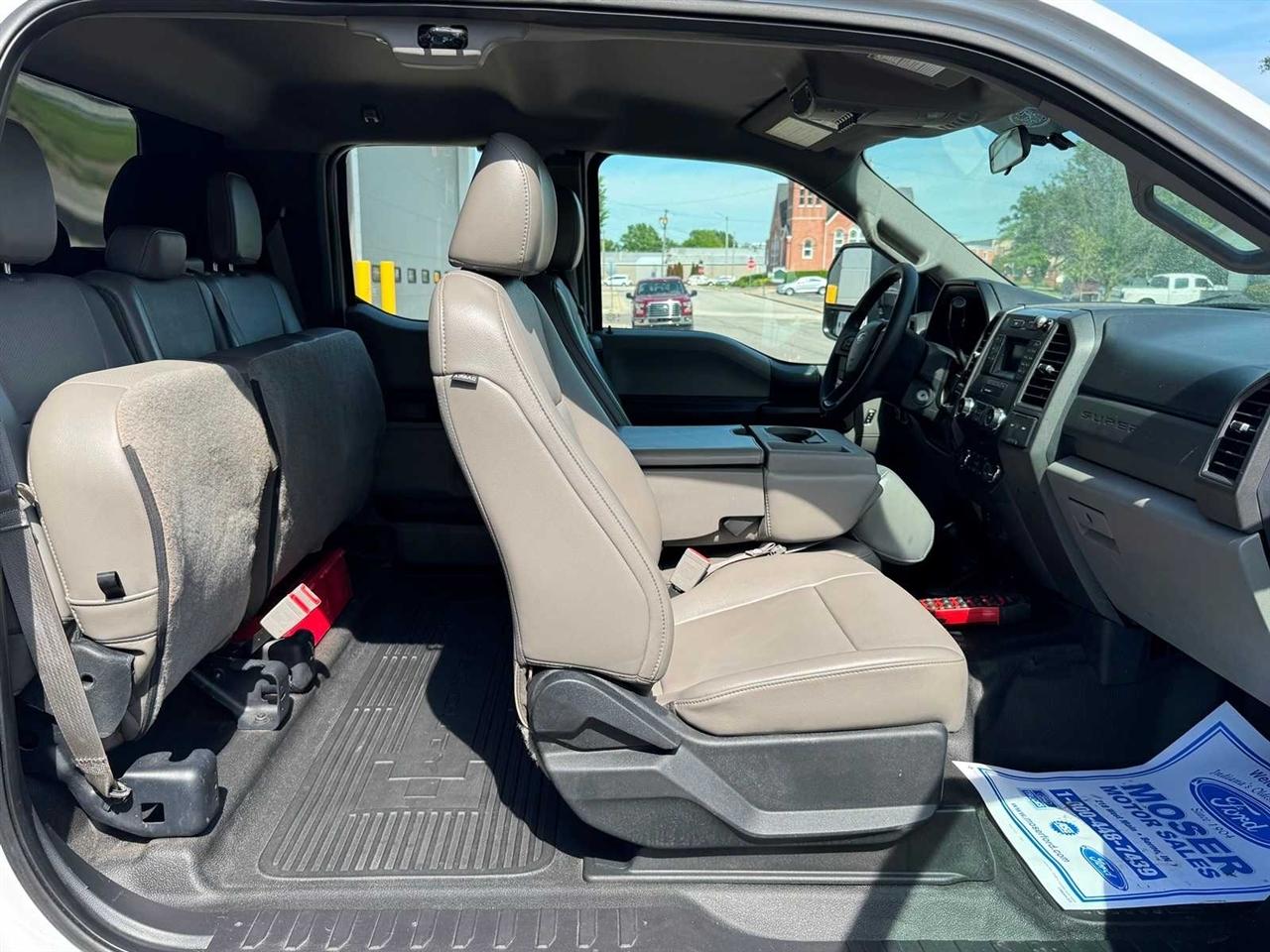 Ford Super Duty F-550 DRW XL 4WD SuperCab 168" WB 60" CA 2019