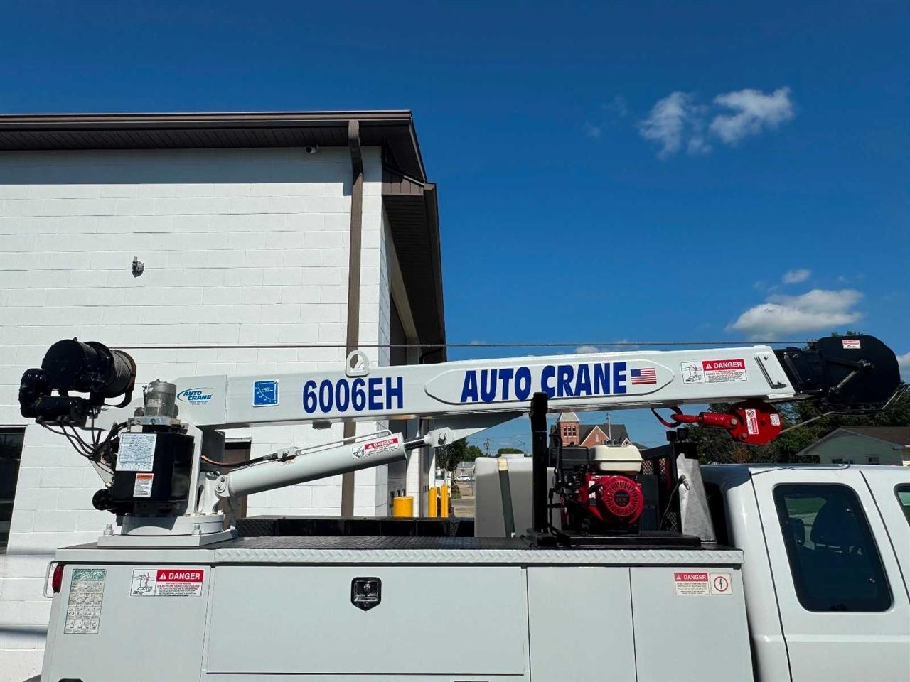 Ford Super Duty F-550 DRW 4WD SuperCab 186" WB 84" CA XLT 2016