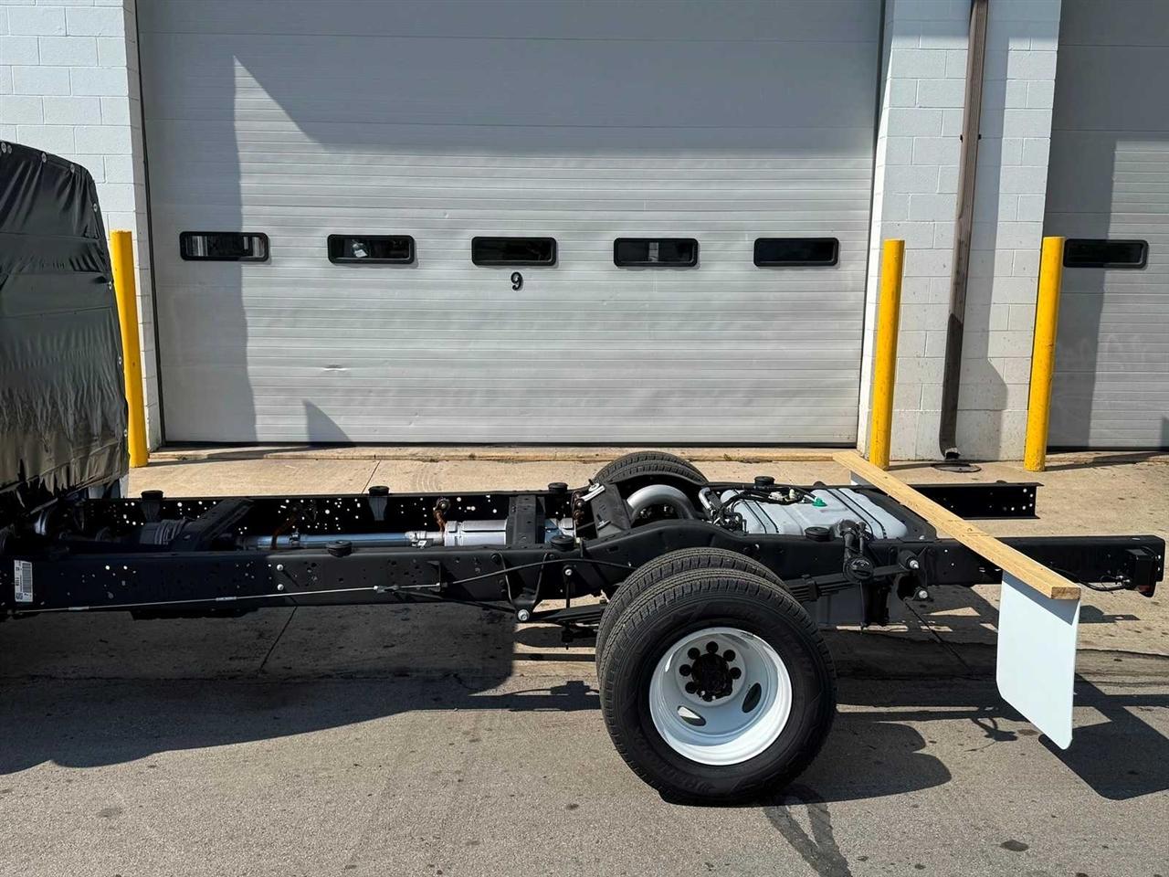 Ford E-Series Cutaway E-350 SRW 138" WB 2027