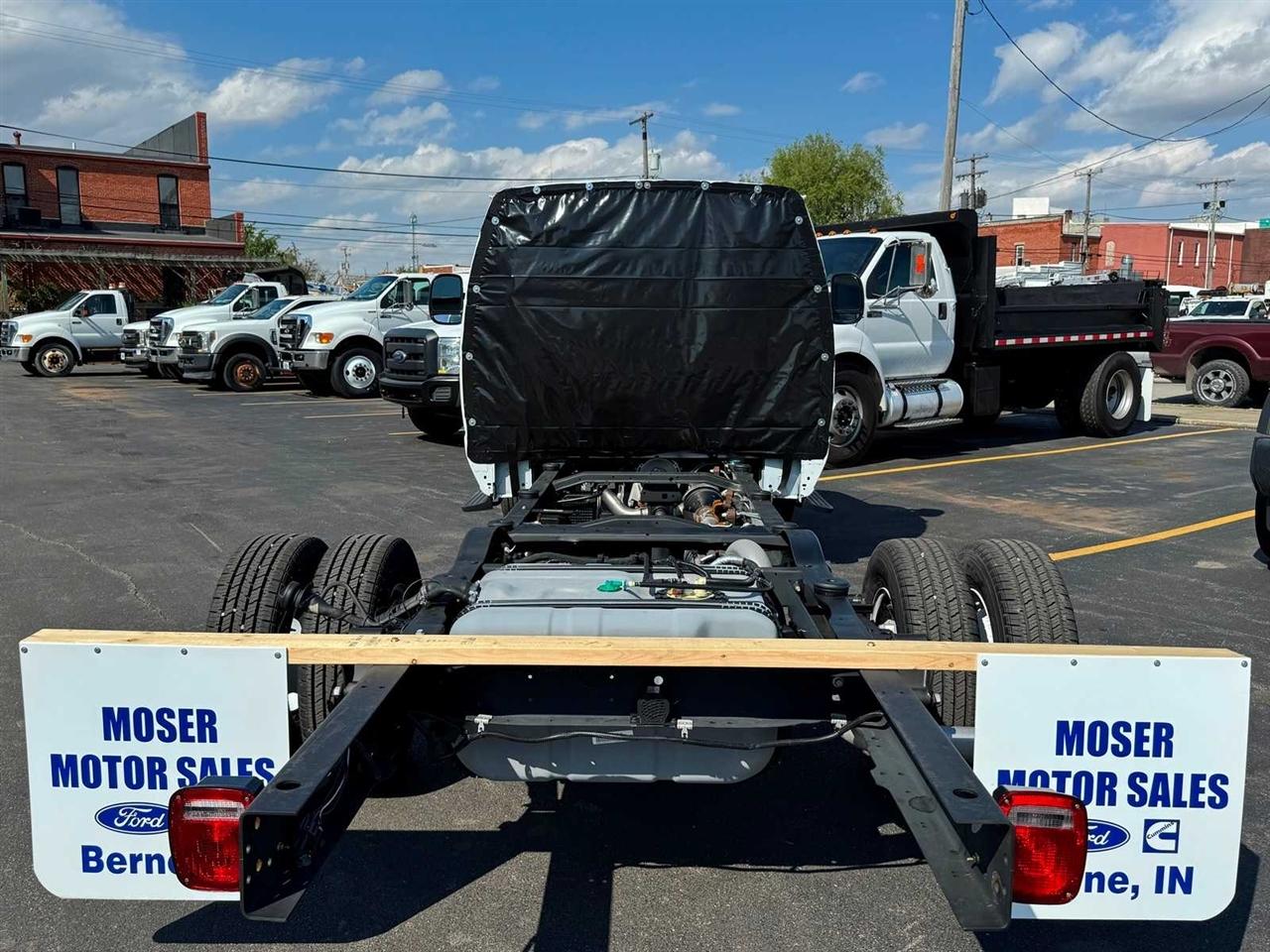 Ford E-Series Cutaway E-350 SRW 138" WB 2027
