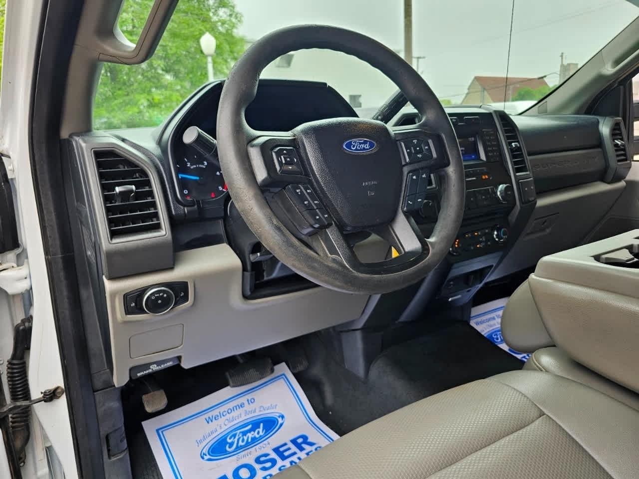 Ford Super Duty F-550 DRW XL 4WD Reg Cab 145" WB 60" CA 2017