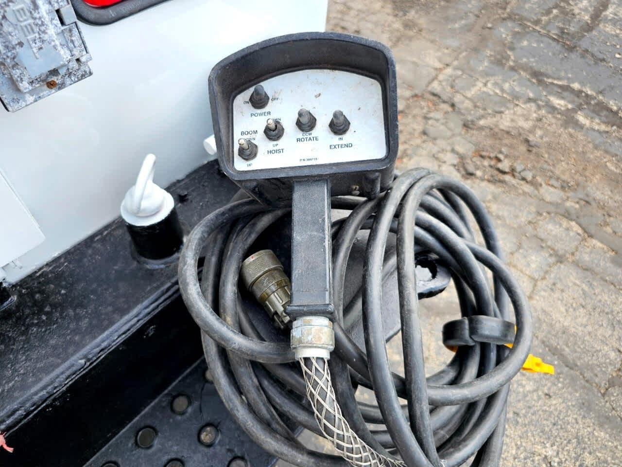 Ford Super Duty F-550 DRW 4WD Reg Cab 141" WB 60" CA XL 2011