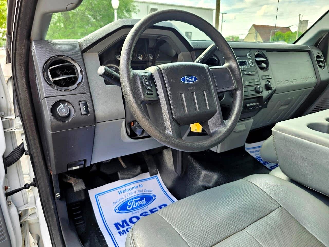 Ford Super Duty F-550 DRW 4WD Reg Cab 141" WB 60" CA XL 2011
