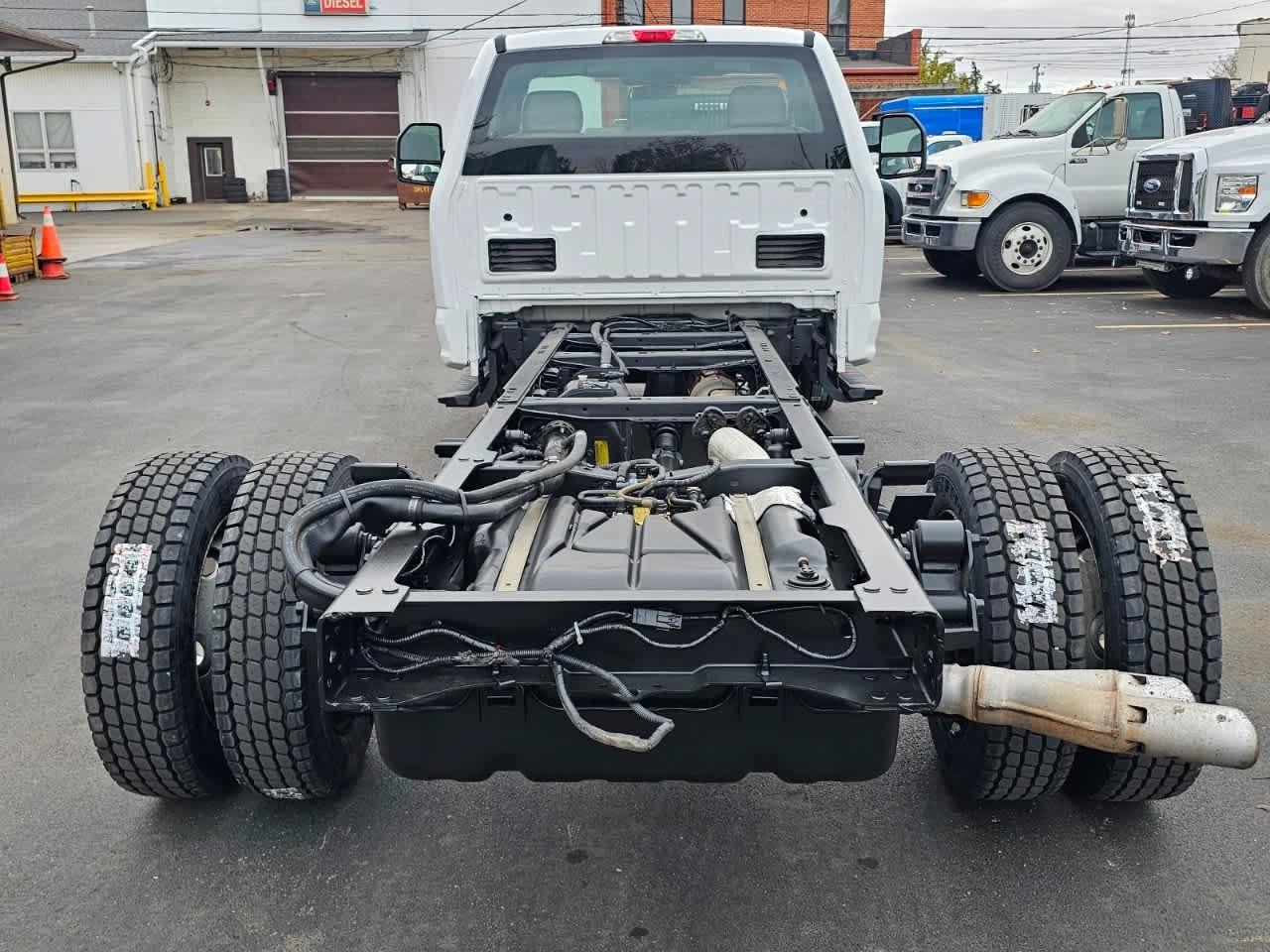 Ford Super Duty F-550 DRW XL 2WD Reg Cab 145" WB 60" CA 2018