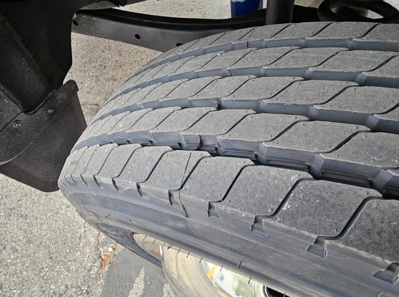 Ford Super Duty F-550 DRW XL 2WD Reg Cab 145" WB 60" CA 2018