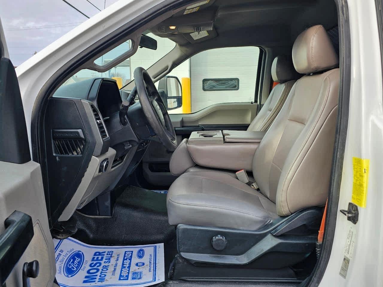 Ford Super Duty F-450 DRW XL 2WD Reg Cab 145" WB 60" CA 2018