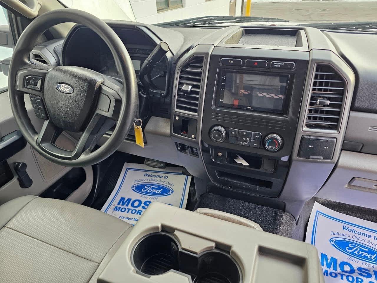 Ford Super Duty F-450 DRW XL 2WD Reg Cab 145" WB 60" CA 2018