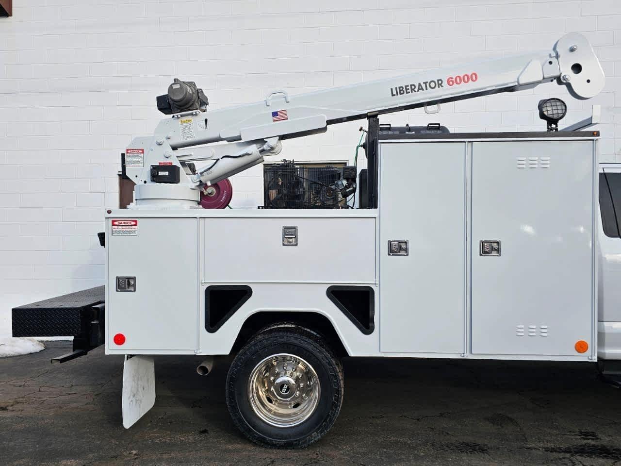 Ford Super Duty F-450 DRW XL 2WD Reg Cab 145" WB 60" CA 2018