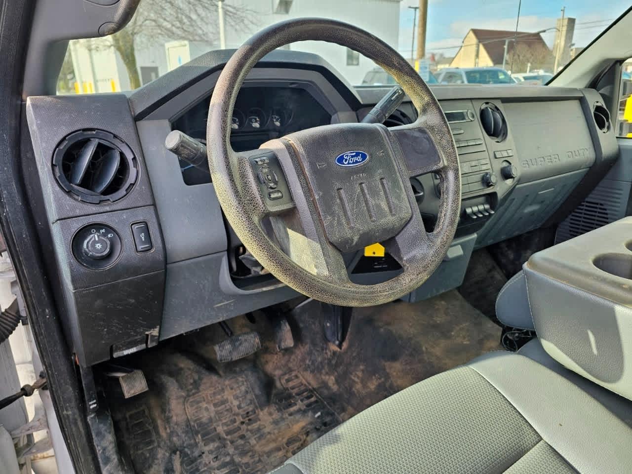 Ford Super Duty F-450 DRW 2WD Reg Cab 141" WB 60" CA XL 2013