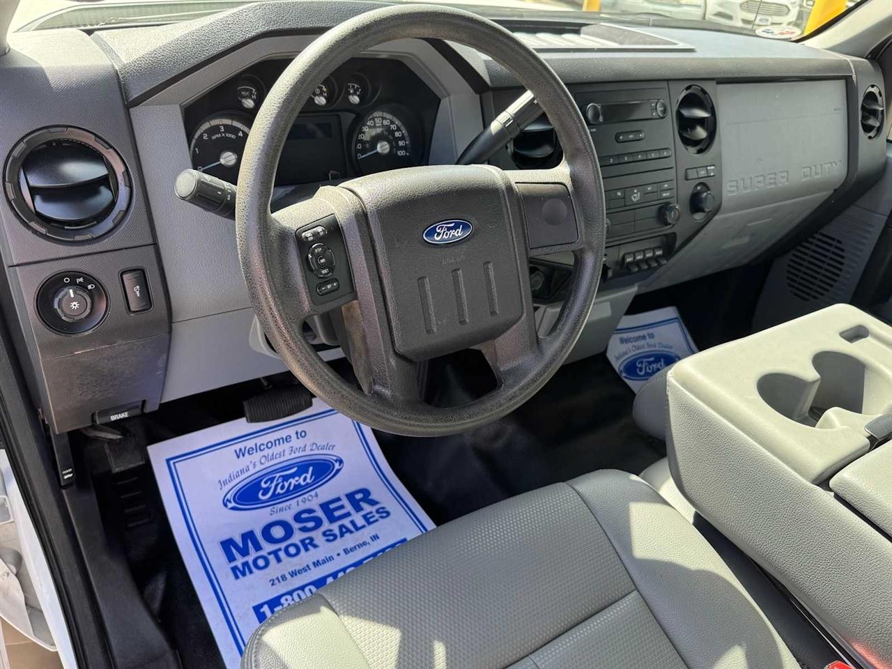 Ford Super Duty F-450 DRW 2WD Reg Cab 141" WB 60" CA XL 2013