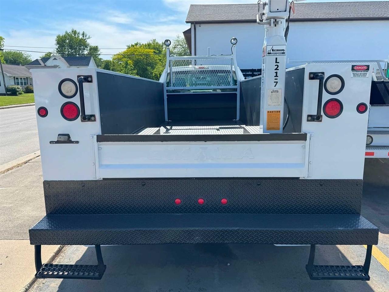 Ford Super Duty F-450 DRW 2WD Reg Cab 141" WB 60" CA XL 2013