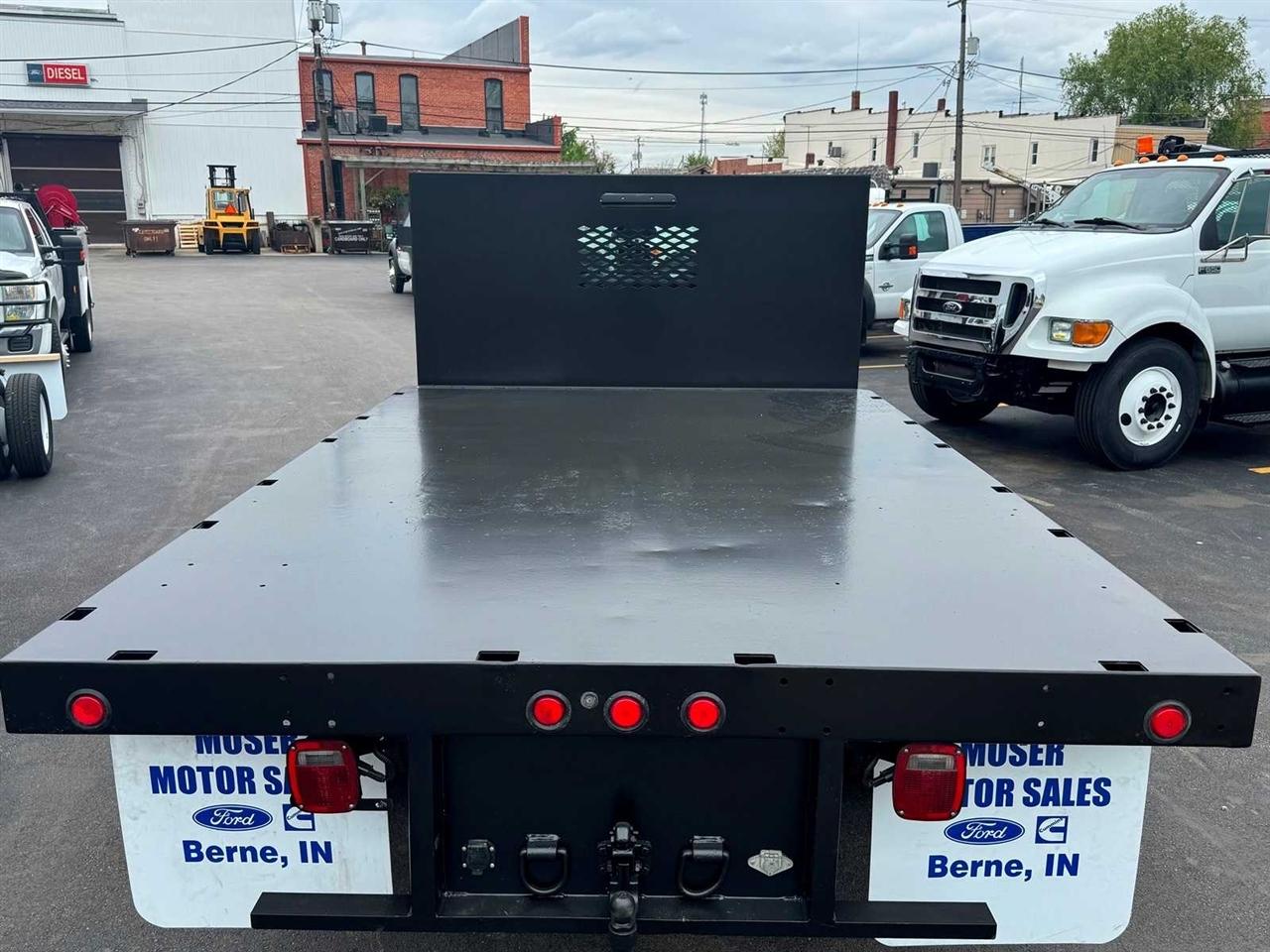 Ford Super Duty F-550 DRW XL 4WD Reg Cab 145" WB 60" CA 2018