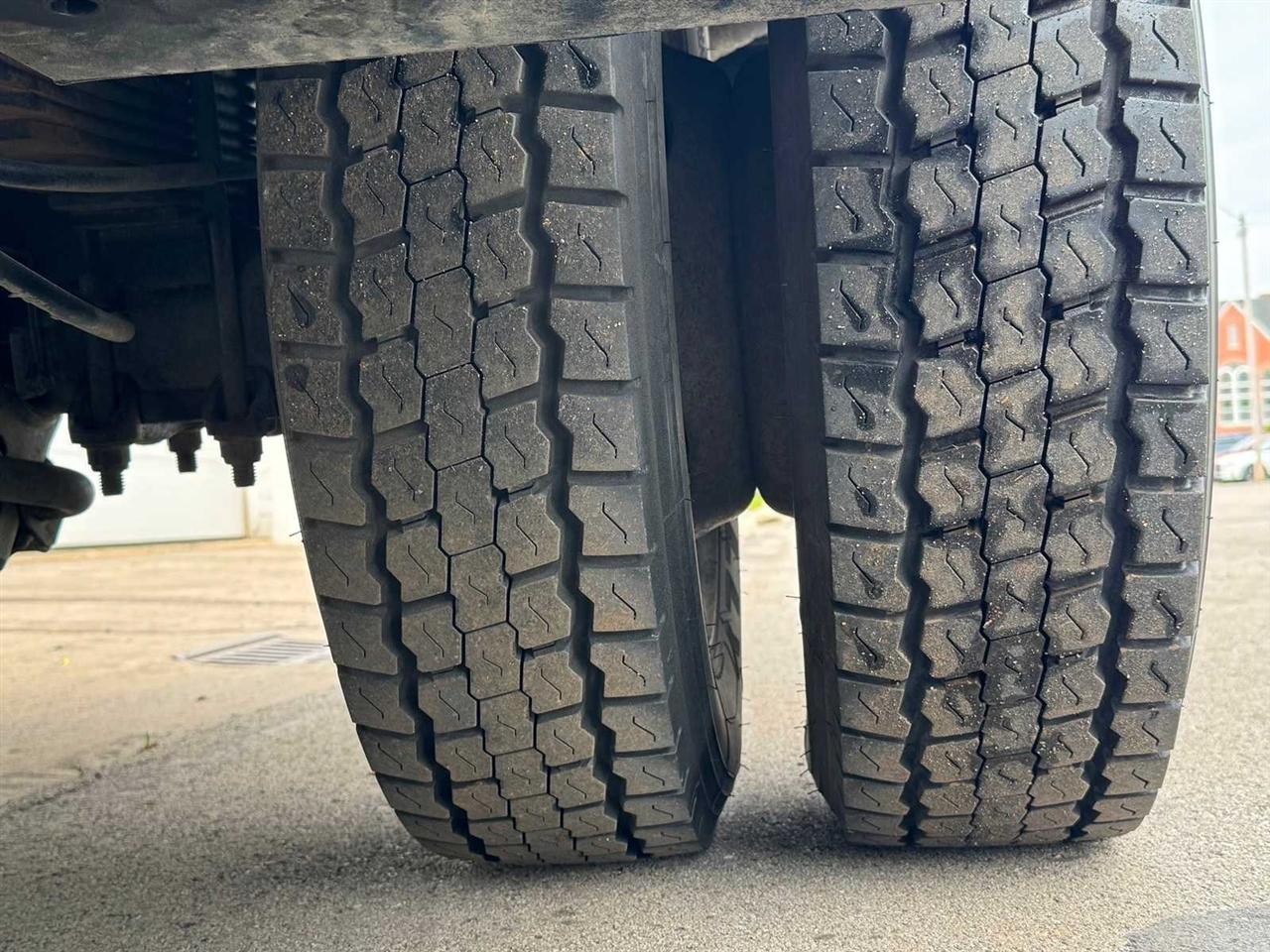 Ford Super Duty F-550 DRW XL 4WD Reg Cab 145" WB 60" CA 2018