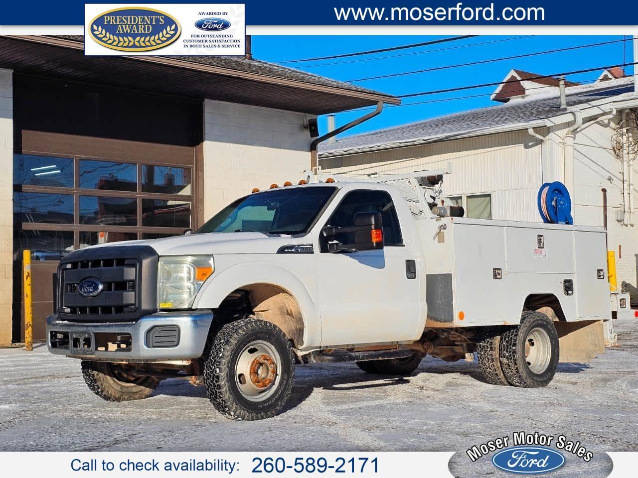 Ford Super Duty F-350 DRW 4WD Reg Cab 141" WB 60" CA XLT 2015