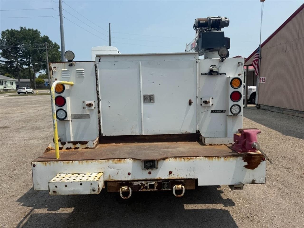 Ford Super Duty F-550 DRW XL 4WD Reg Cab 145" WB 60" CA 2019