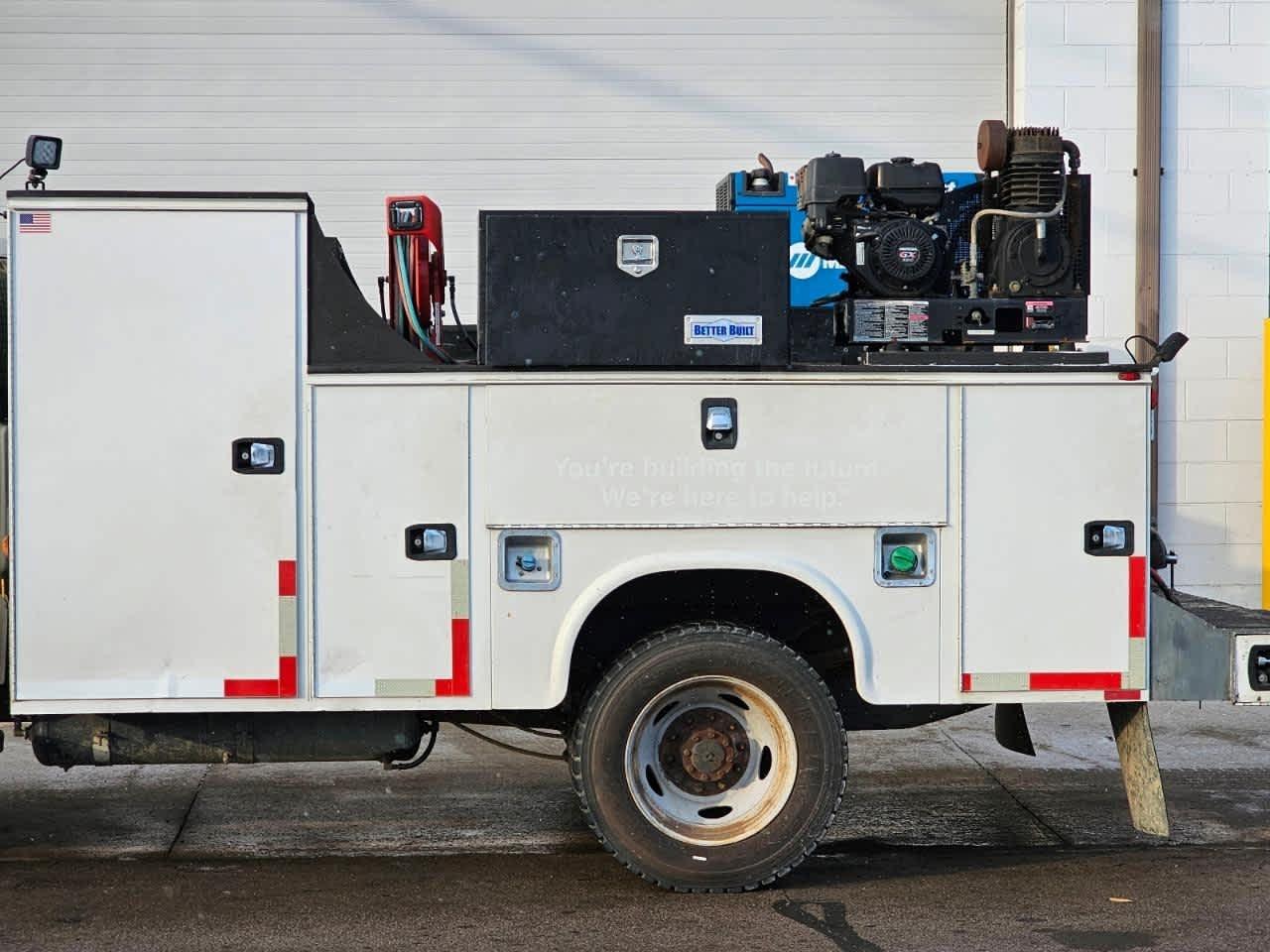 Ford Super Duty F-550 DRW XL 4WD Reg Cab 145" WB 60" CA 2017