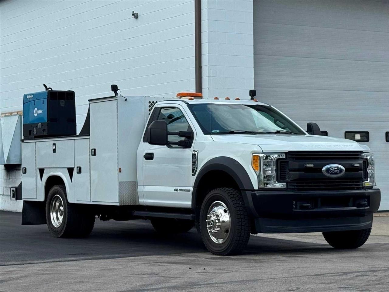Ford Super Duty F-550 DRW XL 4WD Reg Cab 145" WB 60" CA 2017