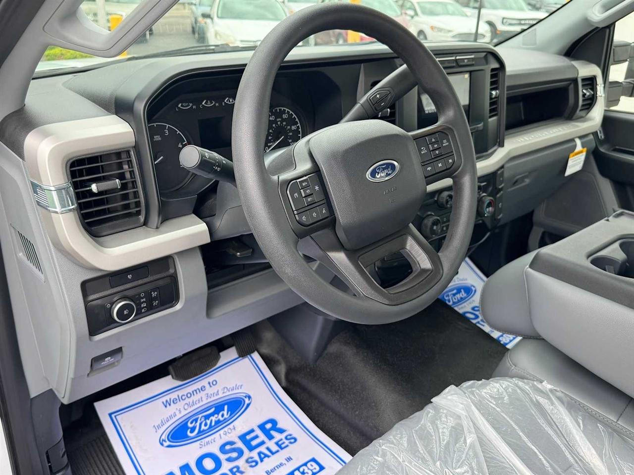 Ford Super Duty F-550 DRW XLT 2WD Reg Cab 145" WB 60" CA 2024