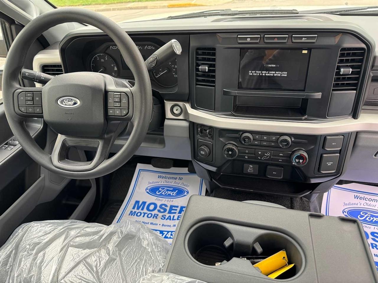 Ford Super Duty F-550 DRW XLT 2WD Reg Cab 145" WB 60" CA 2024