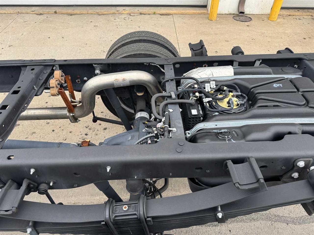 Ford Super Duty F-550 DRW XLT 2WD Reg Cab 145" WB 60" CA 2024