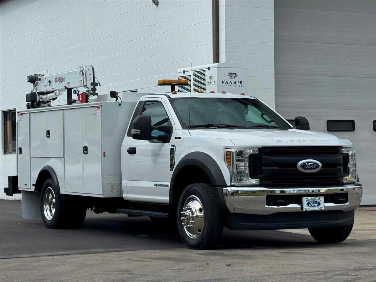 Ford Super Duty F-550 DRW XL 4WD Reg Cab 145" WB 60" CA 2018