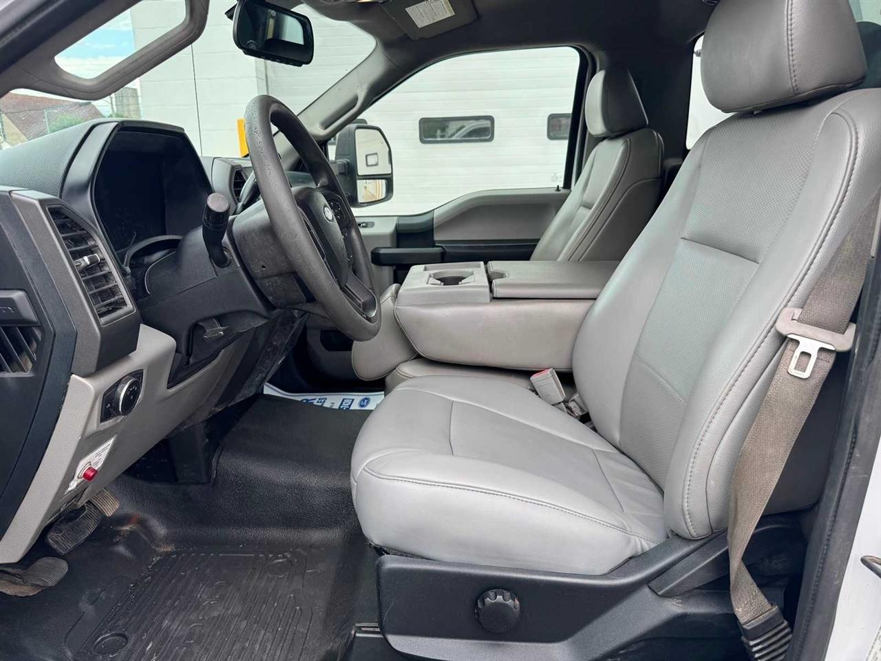 Ford Super Duty F-550 DRW XL 4WD Reg Cab 145" WB 60" CA 2018