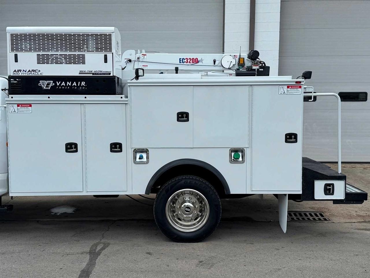 Ford Super Duty F-550 DRW XL 4WD Reg Cab 145" WB 60" CA 2018
