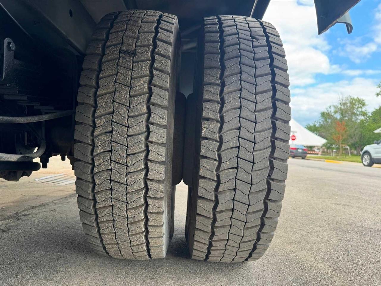 Ford Super Duty F-550 DRW XL 4WD Reg Cab 145" WB 60" CA 2018