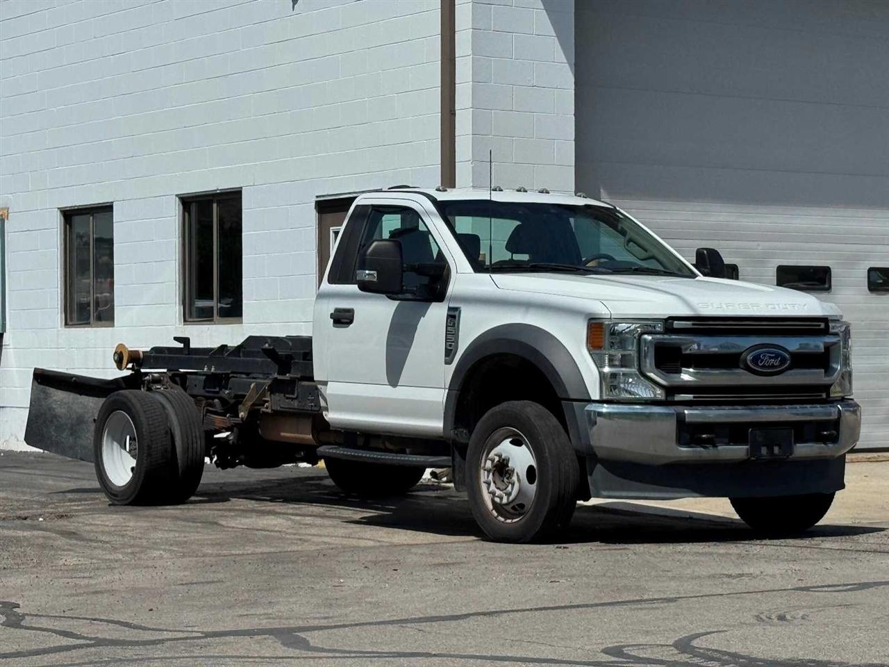 Ford Super Duty F-550 DRW XL 4WD Reg Cab 145" WB 60" CA 2022