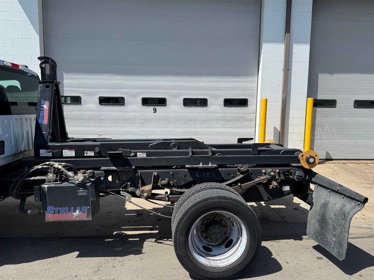 Ford Super Duty F-550 DRW XL 4WD Reg Cab 145" WB 60" CA 2022