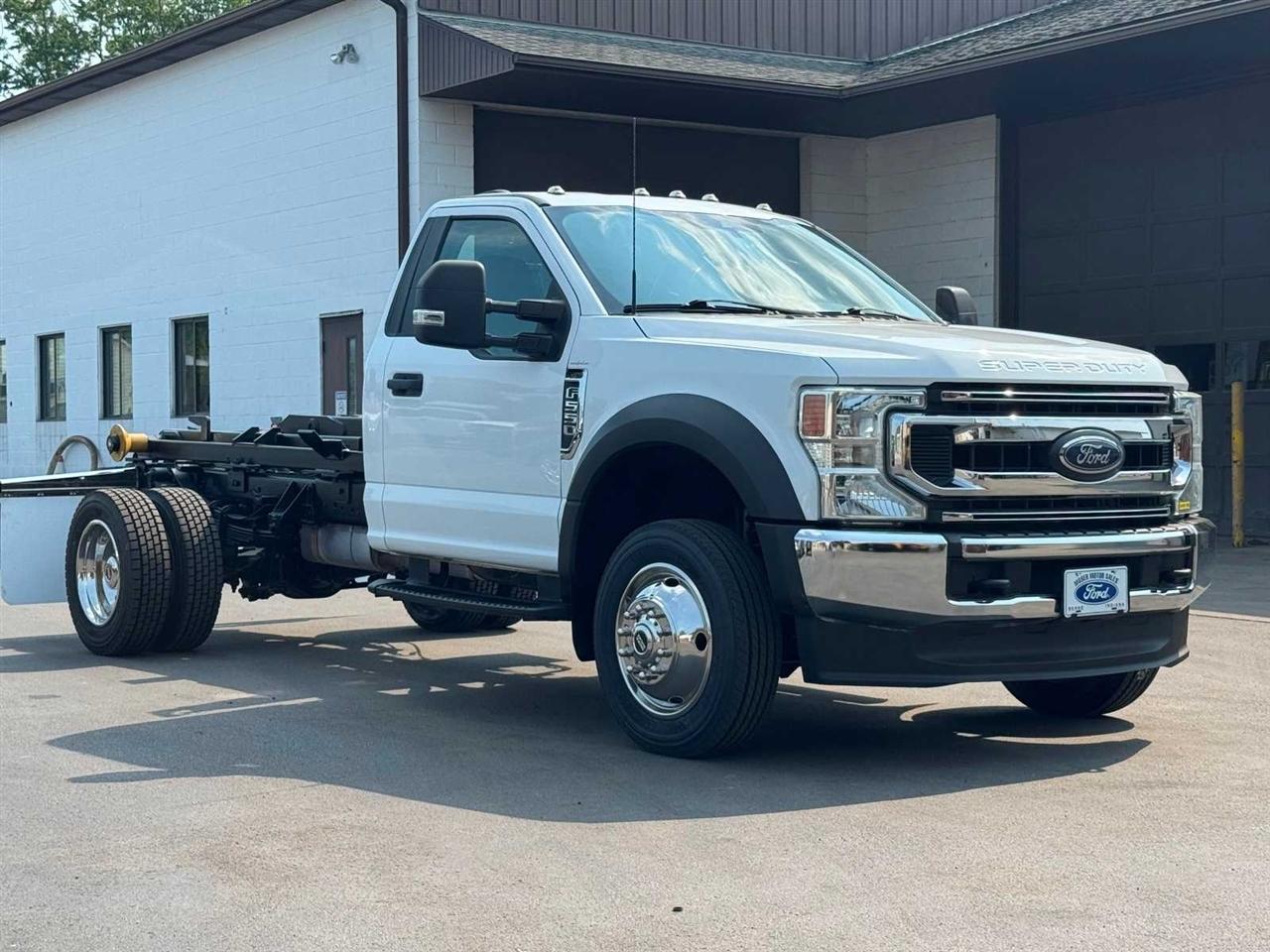 Ford Super Duty F-550 DRW XL 4WD Reg Cab 145" WB 60" CA 2022