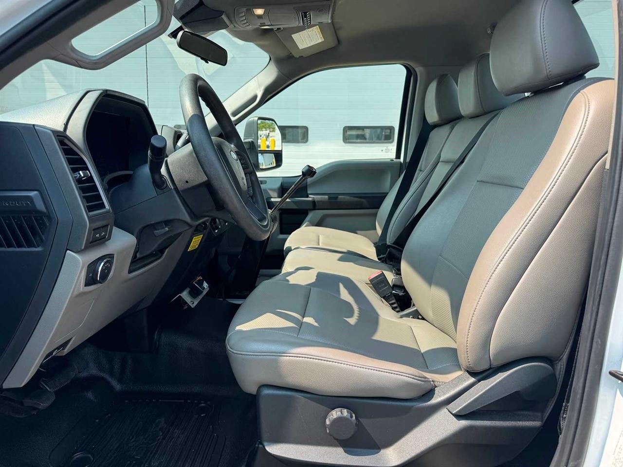 Ford Super Duty F-550 DRW XL 4WD Reg Cab 145" WB 60" CA 2022