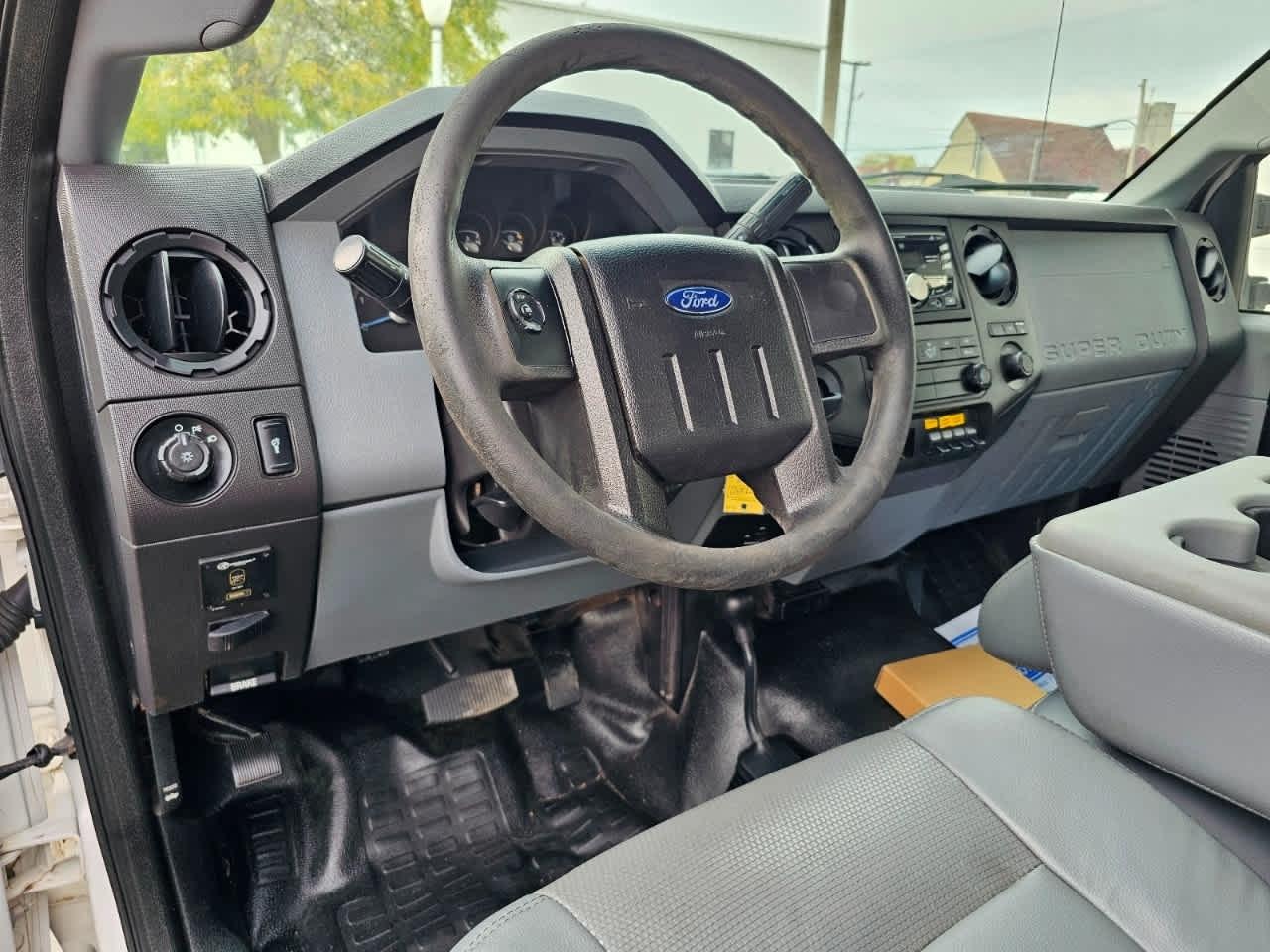Ford Super Duty F-550 DRW 4WD Reg Cab 141" WB 60" CA XL 2016