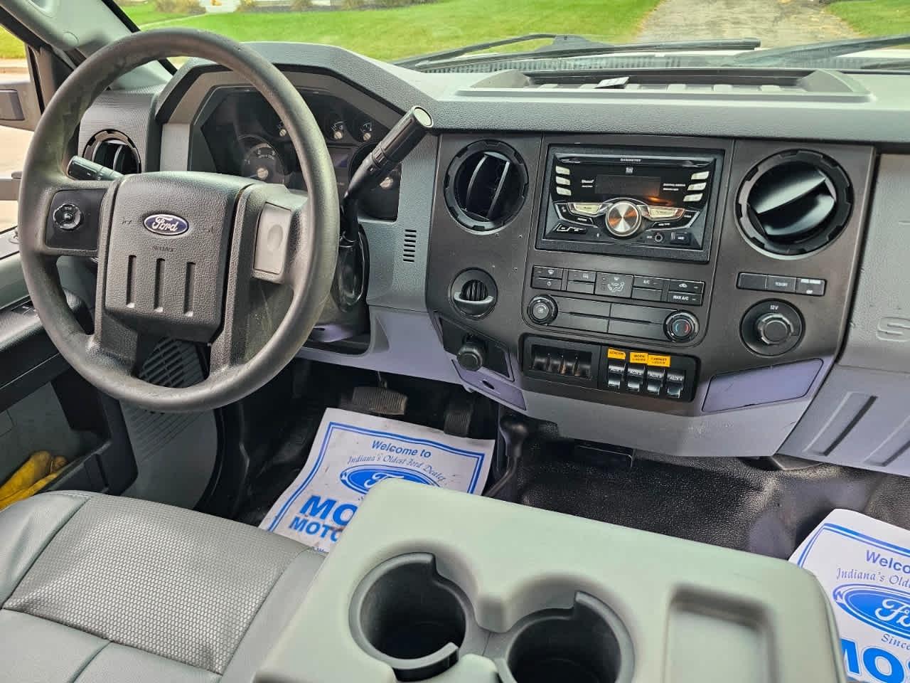 Ford Super Duty F-550 DRW 4WD Reg Cab 141" WB 60" CA XL 2016